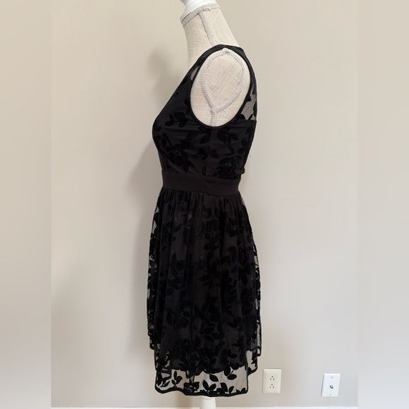 Altar'd State Black Velvet Floral & Lace Midi Dress - Picture 4 of 14